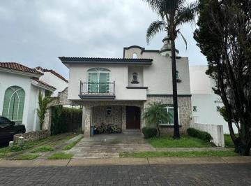 Casa en condominio de 4 habitaciones, Zapopan · Casa en Renta en Jardín Real, Zona Real, Zapopan