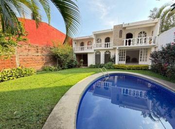 Casa de 5 habitaciones, Cuernavaca · Venta Casa con Jardín y Alberca en Lomas de Tetela Cuernavaca Cas_5457 Cue/dl