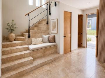 Casa de 5 habitaciones, San Luis Potosí · Casas en Privada en Villa Magna