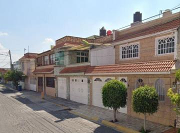Casa de 4 habitaciones, Ecatepec de Morelos · Venta de Casa en La Colonia Fraccionamiento Industrias Tulpetlac
