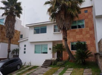 Casa de 3 habitaciones, Naucalpan de Juárez · Casa en Venta Lomas Verdes 6a Seccion Condoble Seguridad y Kiosko con Jardin. 386.73terreno y 394.