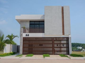 Casa de 4 habitaciones, Alvarado · Venta de Casa con 4 Recamaras y Alberca en Facc. Las Olas