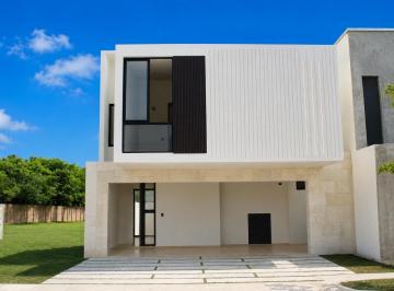 Casa · 223m² · 3 Recámaras · 2 Estacionamientos · Casa en Venta en Residencial Haciendas - Sabina, Villahermosa