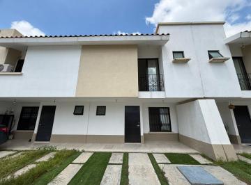 Casa de 3 habitaciones, León · Residencial Muná Hermosa Casa Venta $1,998,500 Mxn 3 Cámaras, balcon,3 Baños, 2 Estacionamiento