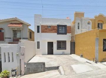 Casa de 3 habitaciones, Santa Catarina · Casa de 110 m² con 3 Recámaras en Venta en Misión de Las Villas