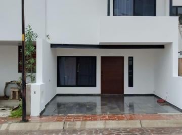 Casa · 205m² · 4 Recámaras · Casa en Venta en Pedregal de Schoenstant