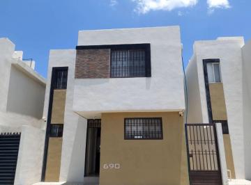 Casa de 3 habitaciones, Arteaga · Casa Amueblada en Renta con Servicios y Mtto Incluido