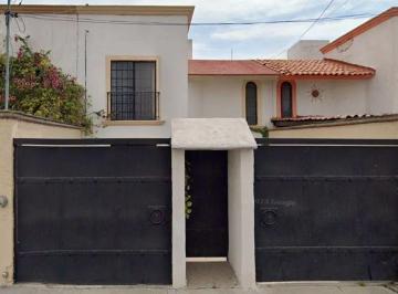 Casa · 91m² · 3 Recámaras · 2 Estacionamientos · Casa en Renta en Las Teresas