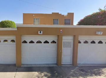 Casa de 4 habitaciones, Mexicali · Casa en Venta con Excelente Ubicacion en Mexicalli
