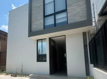 Casa de 4 habitaciones, Zapopan · Casa en Venta en Bosques Vallarta - Circuito del Bosque 208
