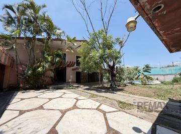 Casa · 881m² · 5 Recámaras · 4 Estacionamientos · Venta de Casa a Remodelar en El Centro de Oaxtepec, Morelos…clave 6278