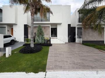 Casa · 148m² · 3 Recámaras · 2 Estacionamientos · Casa en Renta en Tejeda