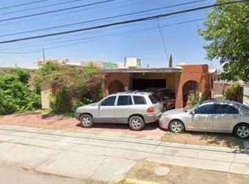 Casa de 3 habitaciones, Juárez · Casa en Venta en Av Vicente Guerrero, Ciudad Juarez, Chihuahua.
