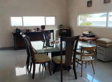 Casa · 395m² · 2 Recámaras · 2 Estacionamientos · Casa en Venta en Bosquencinos