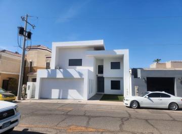 Casa de 4 habitaciones, Mexicali · Cass en Renta Zona Dorada 4 Recámaras Amueblada Calzada Cetys Cerrada del Sol Uno