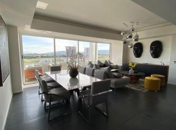 Departamento · 250m² · 2 Recámaras · 2 Estacionamientos · Departamento en Renta en Valle Real, Zapopan