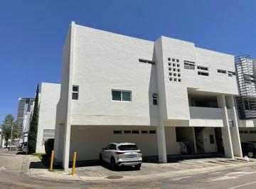 1af6b67da5becf593cbb767cf1a7db8d7a4d4944b0fd58b0e653146cc5a47566 · Casa Tipo Townhouse, en Renta, Residencial Chapalita, Guadalajara Jal