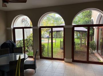 Casa en condominio · 350m² · 3 Recámaras · 2 Estacionamientos · Casa en Venta de 3 Recamaras Jardin, alberca y Amenidades en Privada Las Fincas Temozon Norte