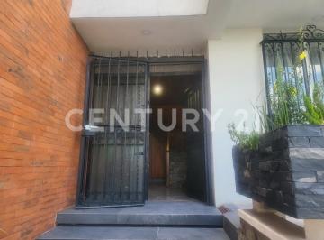 Casa · 250m² · 2 Recámaras · 2 Estacionamientos · Casa en Renta en Lomas de San Mateo, Naucalpan, Mex.