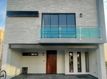 Casa de 5 habitaciones, Zapopan · Casa Nueva en Venta en Solares Residencial