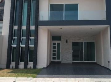 Casa · 280m² · 3 Recámaras · 2 Estacionamientos · Venta de Casa en Jiutepec