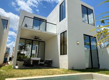 Casa · 114m² · 2 Recámaras · 2 Estacionamientos · Casa en Privada 2 Recamaras, Alberca, Entrega Inmediata, Se Acepta Infonavit