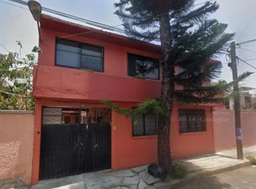 Casa de 3 habitaciones, Coyoacán · Casa en Venta en Coyoacán