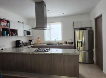 Departamento · 300m² · 3 Recámaras · 1 Estacionamiento · Departamento en Renta, en Residencial Punta del Cielo