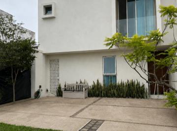 Casa de 4 habitaciones, Tlajomulco de Zúñiga · Casa en Venta en Coto Hábitat San Millán, Arbolada de Santa Anita