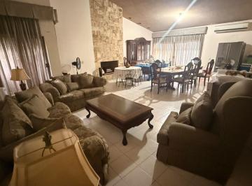 Casa · 1200m² · 4 Recámaras · 3 Estacionamientos · Casa en Allende