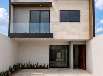 Casa · 274m² · 4 Recámaras · 2 Estacionamientos · Casa en San Angel