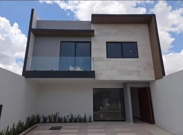Casa · 274m² · 4 Recámaras · 2 Estacionamientos · Casa en San Angel