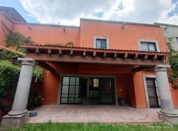 2b6a00ed80d4ca64f8903d631bd5b427957dc1af3f3ba1b3abdc6ec84d85b975 · Casa en San Miguel de Allende, en Privada con Jardín, Jacuzzi y Roofftop