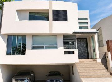 Casa de 3 habitaciones, Zapopan · Casa en Renta en Coto 1, Solares