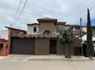 Casa · 200m² · 4 Recámaras · 4 Estacionamientos · Casa en Venta en Lomas de Valle Verde, Ensenada B. C.