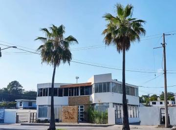 Edificio · 330m² · 15 Estacionamientos · Edificio en Renta Sobre Blvd. Adolfo Lopez Mateos en La Colonia Obrera del Lado del Metropolitano.