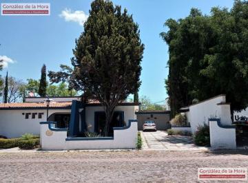 Casa · 380m² · 3 Recámaras · 7 Estacionamientos · Casa en Venta en Villas del Mesón, Juriquilla, Querétaro, Qro.