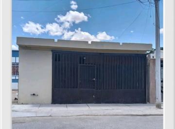 Casa · 3 Recámaras · Casa en Fraccionamiento Villas del Sur