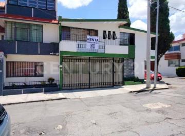Casa · 210m² · 3 Recámaras · 3 Estacionamientos · Casa en Venta en Vista Hermosa Ubicación, Comodidad y Plusvalía
