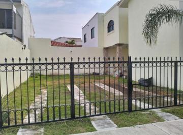 Casa en condominio de 3 habitaciones, San Pedro Tlaquepaque · Casa en Renta en Camino Real Santa Anita | 290 m² | Amplio Jardín | Coto Privado | $18,000