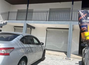 Local comercial · 38m² · 4 Estacionamientos · Renta de Local en Plaza Comercial - (4)