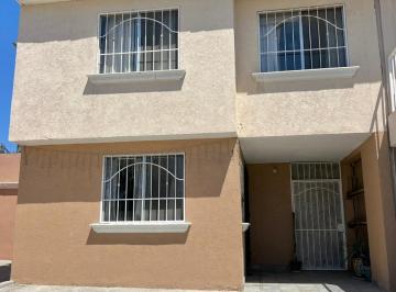 Casa · 4 Recámaras · 2 Estacionamientos · Casa en Renta en Otay - (4)