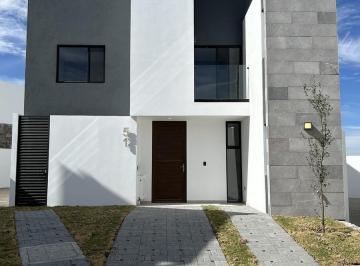 Casa · 183m² · 4 Recámaras · 2 Estacionamientos · Casa Celta en Venta Entrecielos, Zibatá, Querétaro