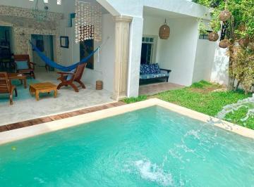 Casa · 5 Recámaras · Casa en Venta a 6 Cuadras de La Plaza Grande