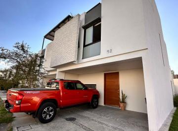 Casa de 4 habitaciones, Zapopan · Casa en Venta o Renta de 4 Habitaciones en Zapopan Fraccionamiento Zenith Residencial