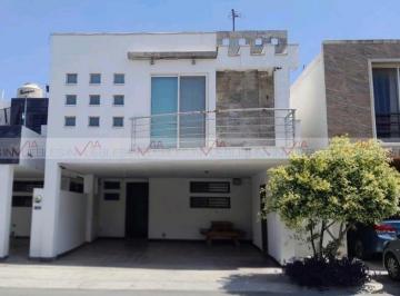 Casa · 187m² · 3 Recámaras · 2 Estacionamientos · Casa en Venta en San Benito del Lago