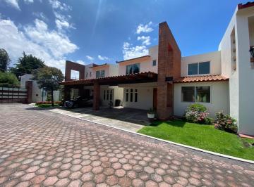 Casa · 3 Recámaras · 2 Estacionamientos · Casa en Renta en Viandas Metepec