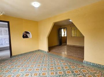 Casa · 378m² · 5 Recámaras · 2 Estacionamientos · Casa en Santa Rosa