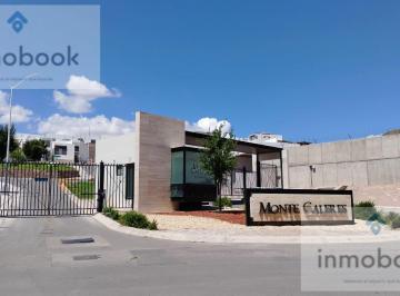 Terreno / Lote · 220m² · Terreno en Venta, Esquina Frente a Parque Monte Caleres, Zona Reliz