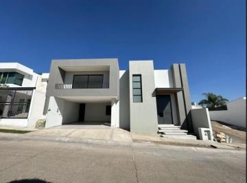 Casa de 4 habitaciones, León · Venta de Casa en Leon de Los Aldamas Guanajuato